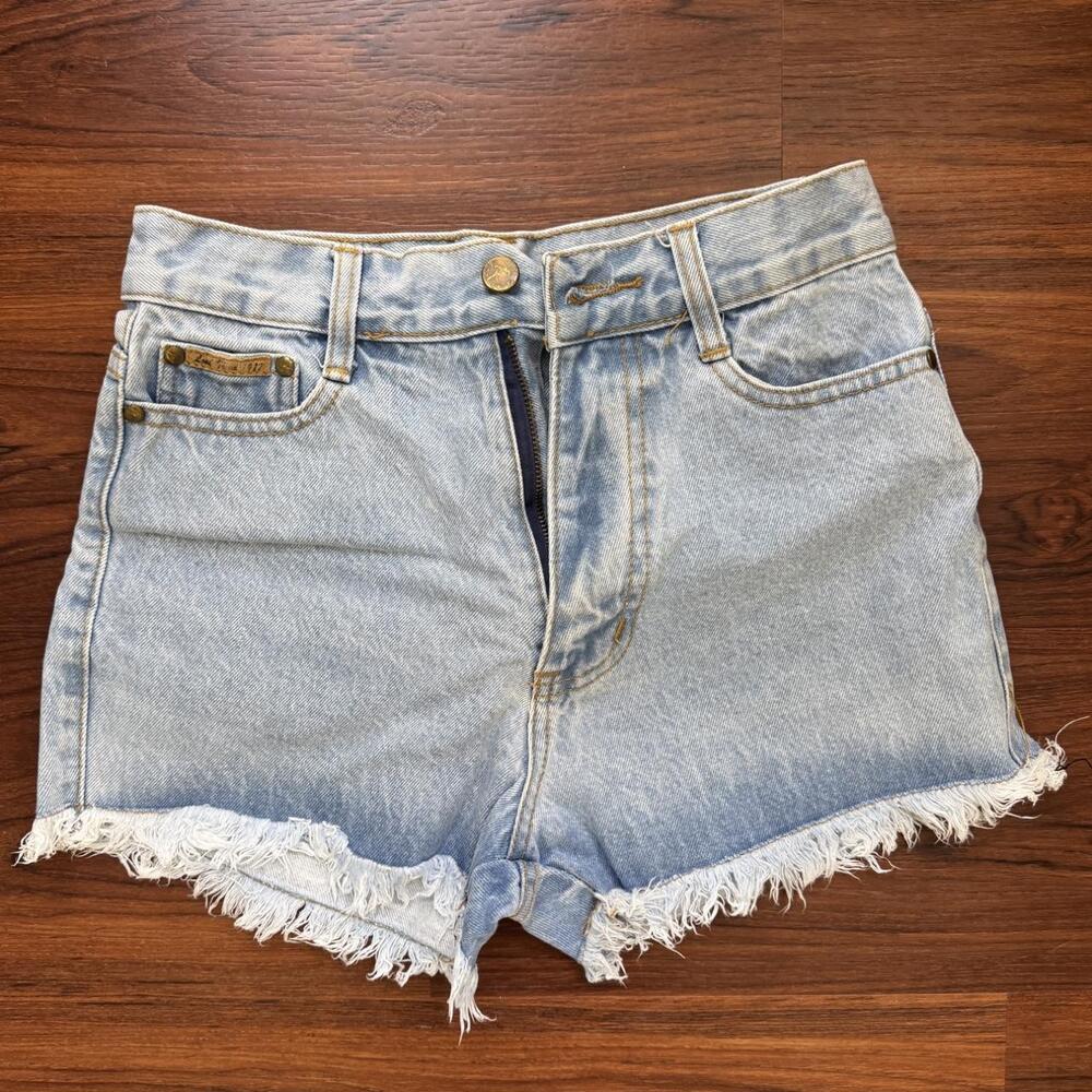 Light Wash High Waist Frayed Hem Denim Shorts